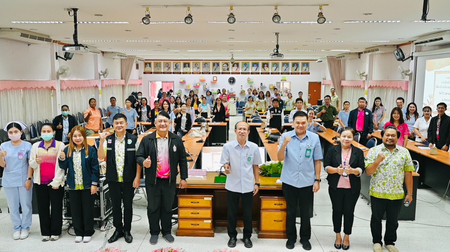 นพ.สสจ.อุบลฯ ประธานในพิธีเปิดการประชุมเชิงปฏิบัติการฟื้นฟูด้านระบาดวิทยาและการเฝ...