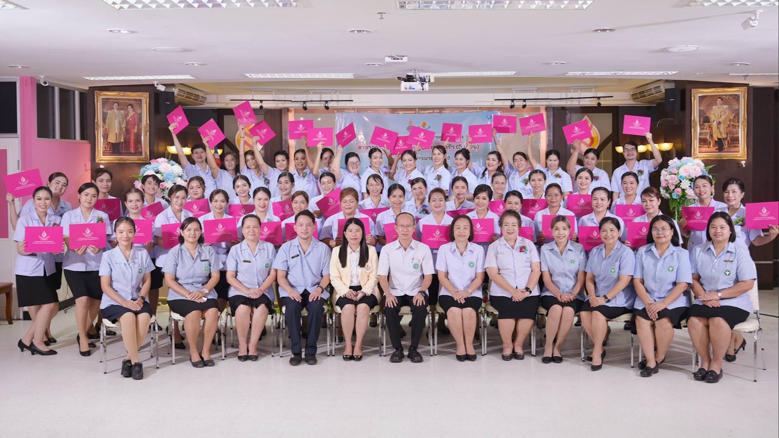 นพ.สสจ.อุบลฯ ประธานในพิธีปิดและมอบใบประกาศนียบัตรผู้ผ่านการอบรมหลักสูตรฝึกอบรมกา...