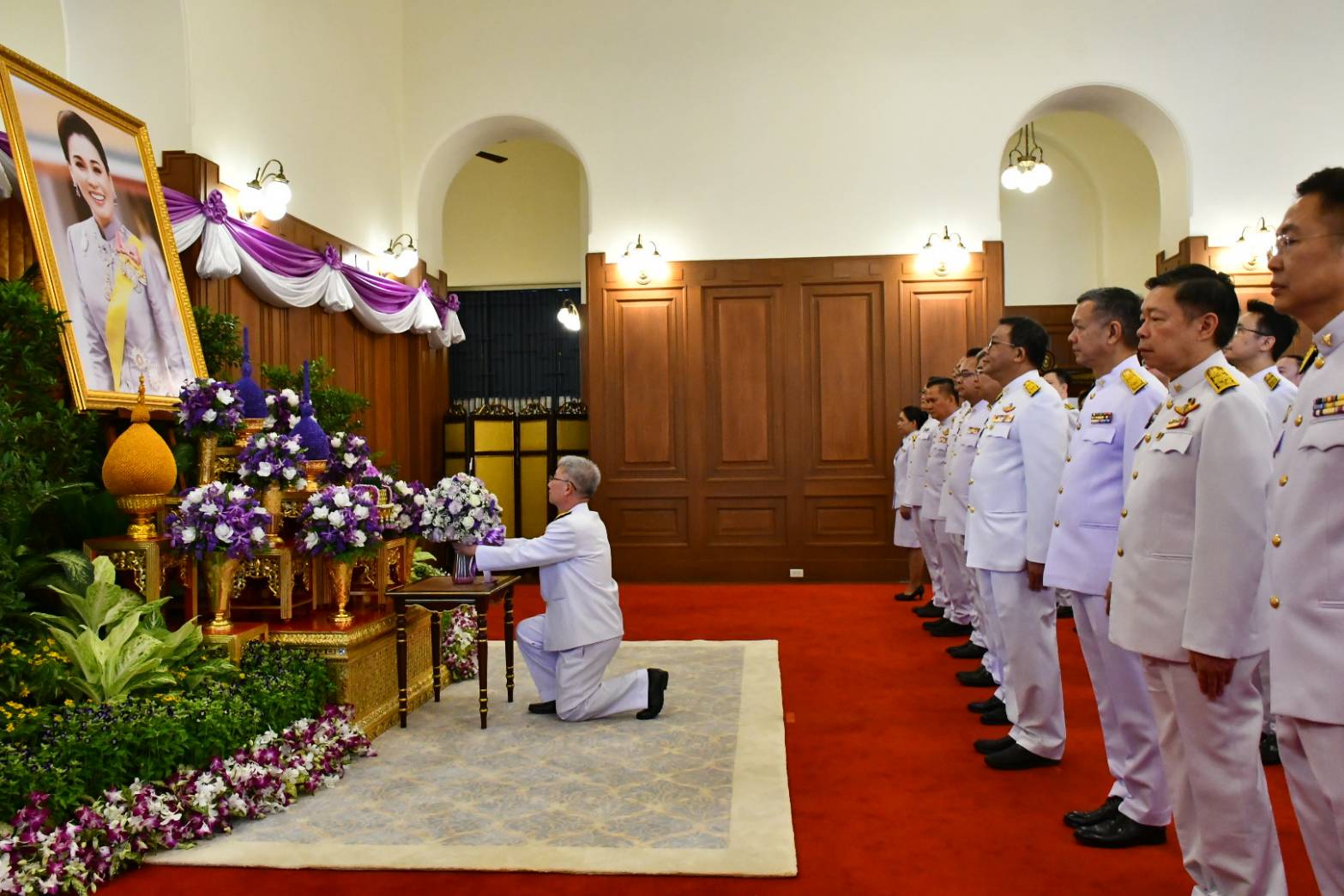 ผู้บริหาร สธ. ลงนามถวายพระพรชัยมงคล สมเด็จพระนางเจ้าฯ พระบรมราชินี