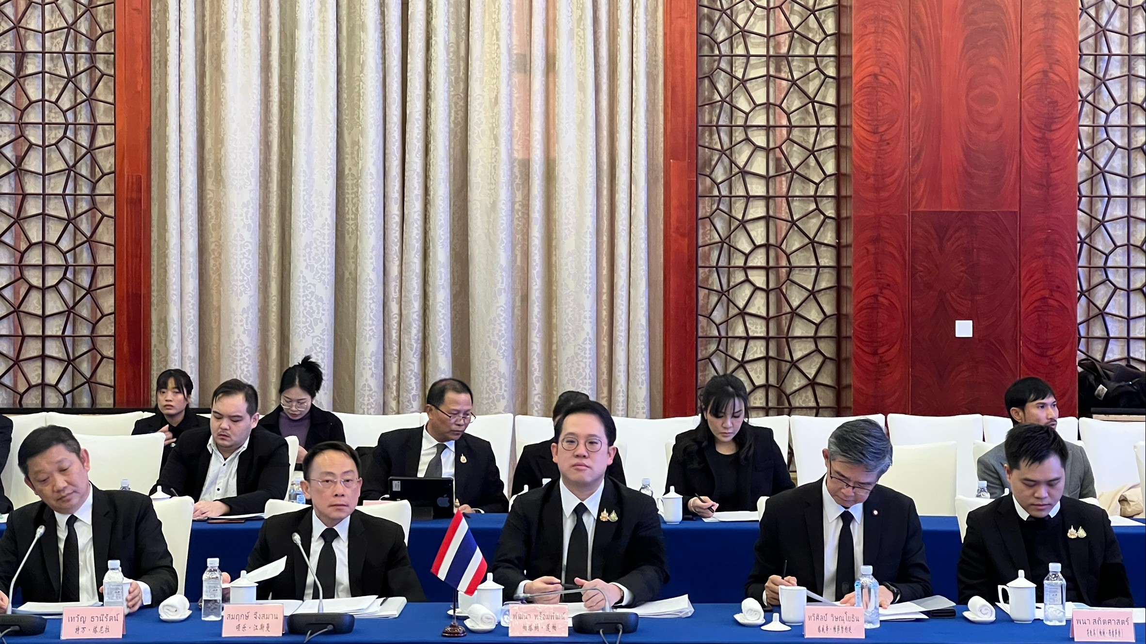 รัฐมนตรีว่าการกระทรวงสาธารณสุข เปิดคลินิกนวดไทยและศูนย์ฝึกอบรมฯ ในโรงพยาบาลในเครือมหาวิทยาลัยการแพทย์แผนจีนกานซู่ เน้นบริการผู้ป่วยนอก ดูแลโรคเรื้อรังตามการวินิจฉัยของแพทย์แผนจีน