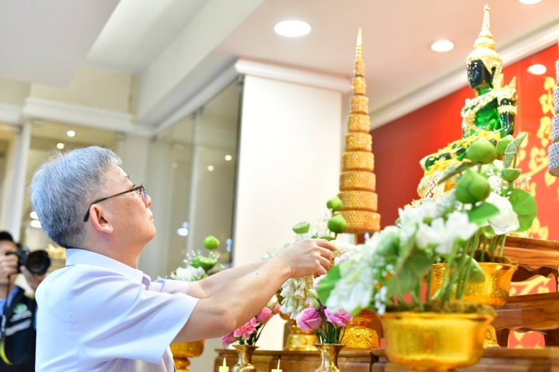 สธ. จัดพิธีทำบุญสมโภชพระพุทธรูปสำคัญ 77 จังหวัด และรดน้ำขอพรเนื่องในวันสงกรานต์ ...