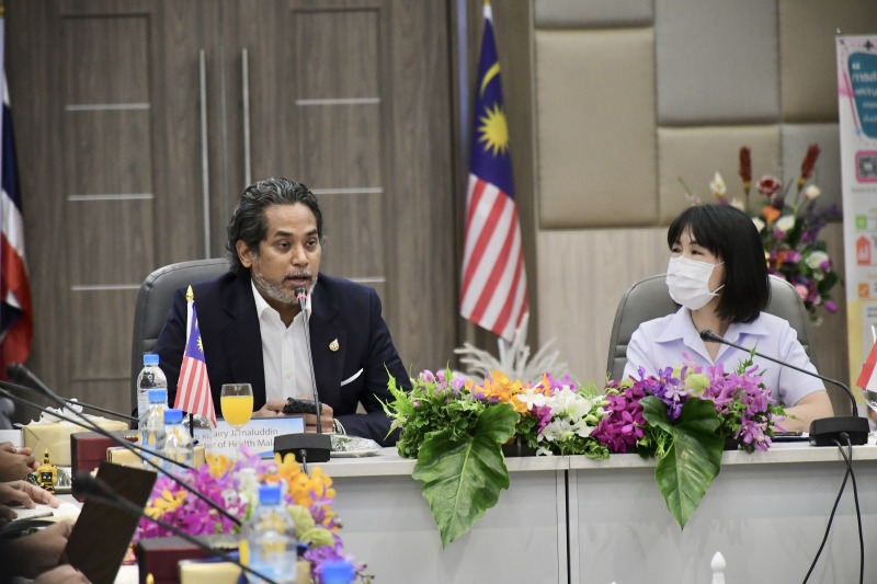 Malaysian health minister visits Somdet Chaopraya Institute of Psychiatry