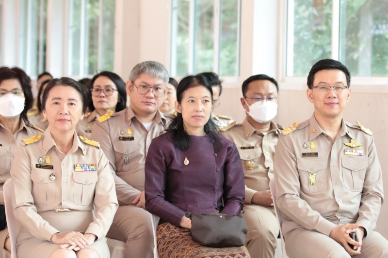 นพ.สสจ.เชียงราย นำบุคลากรร่วมพิธีเจริญพระพุทธมนต์และเจริญจิตตภาวนา เพื่อถวายพระพ...