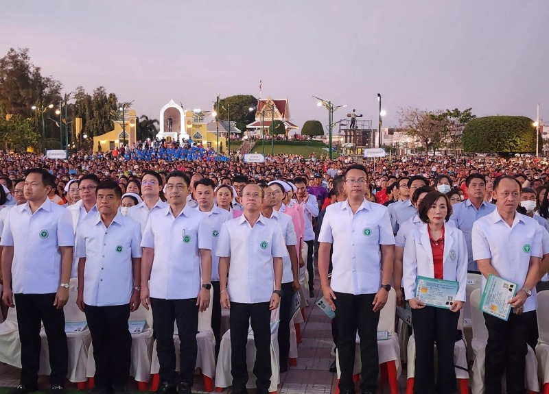 นพ.สสจ.ยโสธร ร่วมงานเปิดนโยบาย บัตรประชาชนใบเดียวรักษาได้ทุกที่ ณ ลานสาเกตุนคร ห...