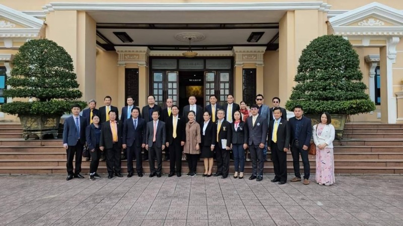 นพ.สสจ.อุบลฯร่วมเข้าเยี่ยมคารวะและพบปะหารือข้อราชการกับประธานคณะกรรมการประชาชน จ...